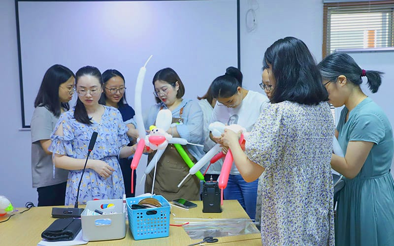 Mid-Autumn Festival balloon diy activity