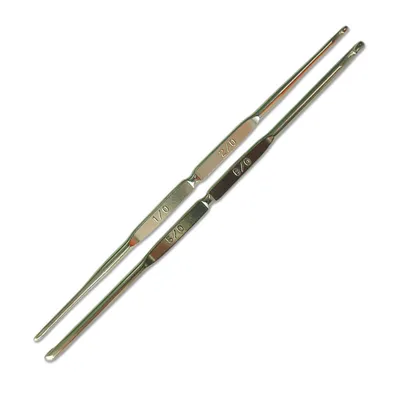 Double-Ended Iron Crochet Hook