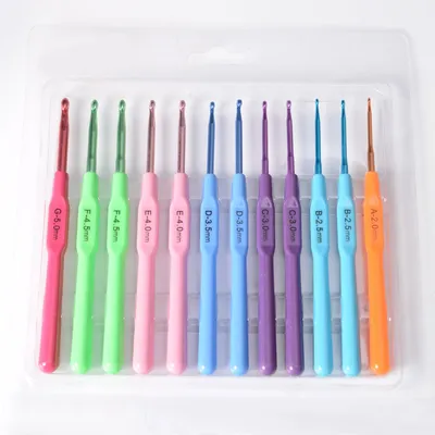 12 Pcs Ergonomic Handle Crochet Hook Set 2.0-5.0mm